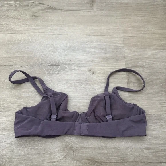 SKIMS ultra fine Mesh purple bra - Picture 4 of 9